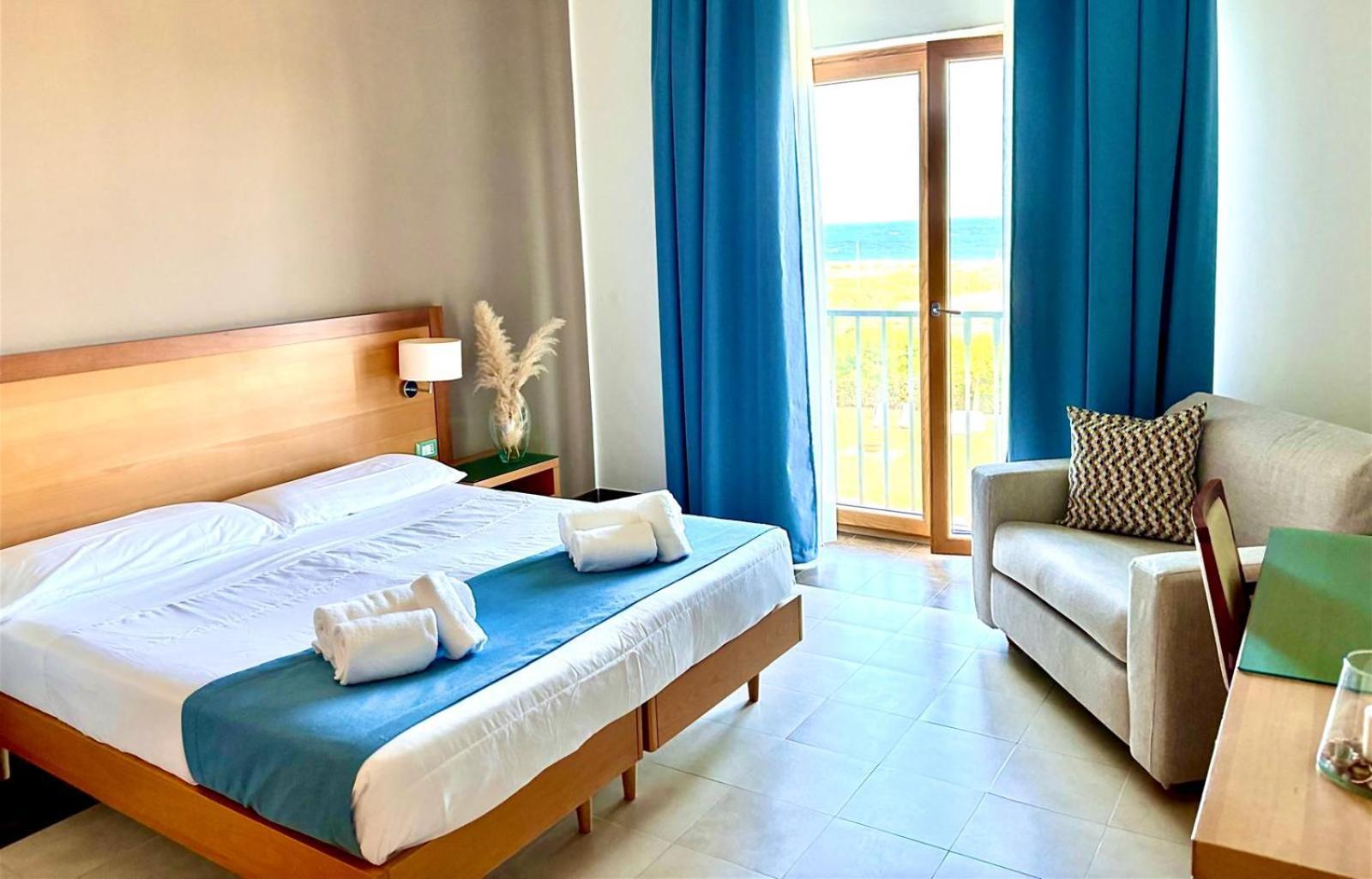 Hotel Scoglio Degli Achei Torre Santa Sabina Exterior foto